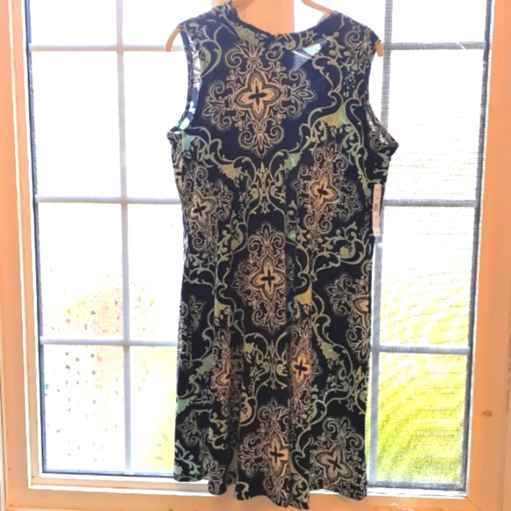 Robbie Bee Sleeveless Navy Floral Dress (NWT)
